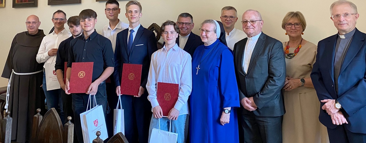 indeksy_upjpii_dla_laureatow_debaty_oksfordzkiej_23_vi_2025-1280.jpg