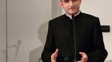 29 XI Ks. Tomasz Jarosz na zakończenie Gali Finałowej