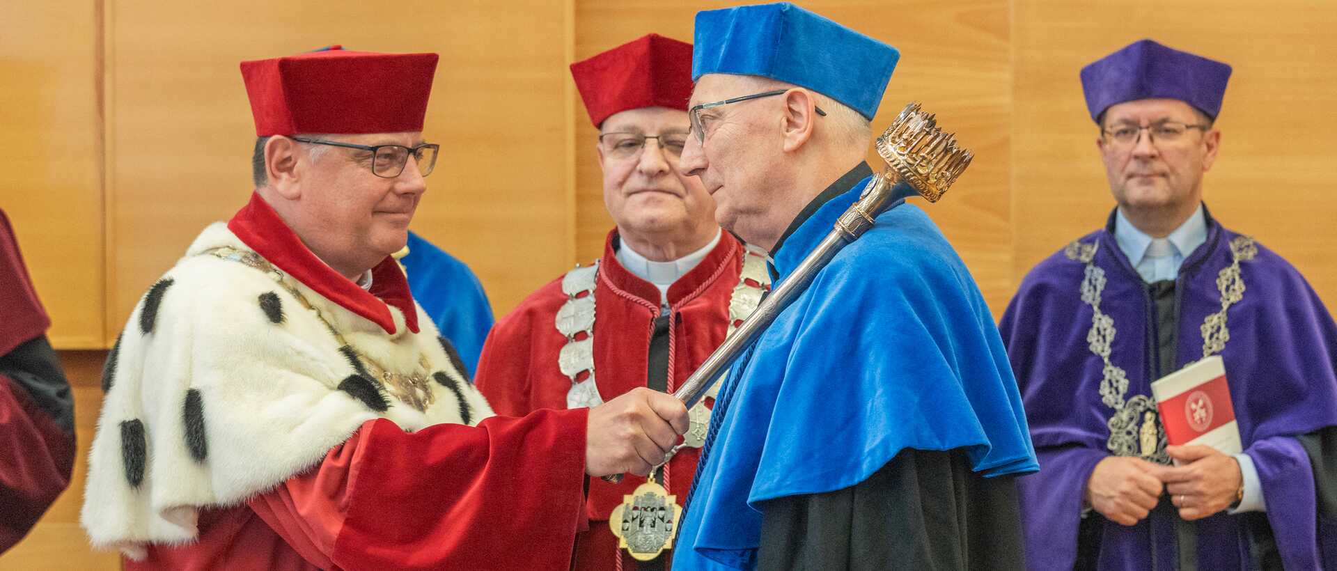 Doktorat honoris causa dla ks. prof. Jerzego Szymika w 15-lecie podniesienia PAT do rangi UPJPII 19 VI 2024